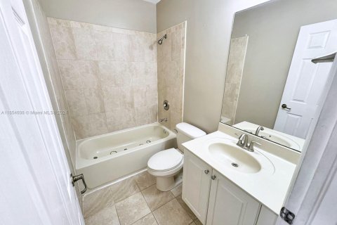 Condo in Miramar, Florida, 2 bedrooms  № 1370836 - photo 20