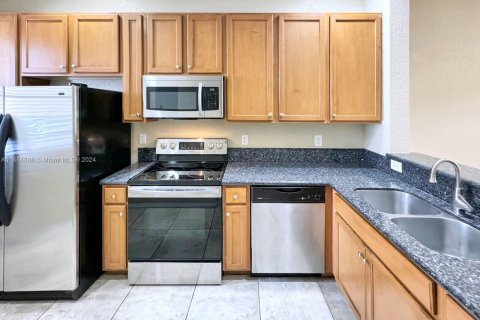 Condo in Miramar, Florida, 2 bedrooms  № 1370836 - photo 9