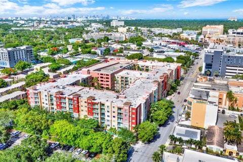 Condo in South Miami, Florida, 2 bedrooms  № 1290835 - photo 7