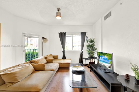 Condo in South Miami, Florida, 2 bedrooms  № 1290835 - photo 14