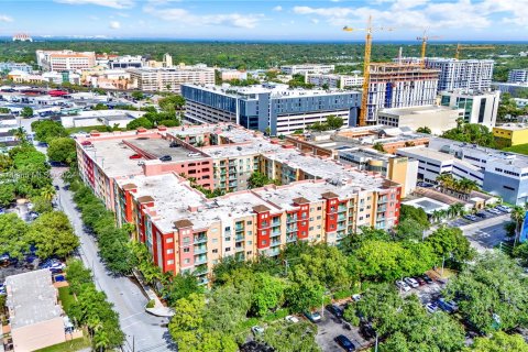 Condo in South Miami, Florida, 2 bedrooms  № 1290835 - photo 3