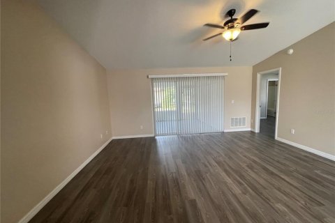 Apartamento en alquiler en Ocala, Florida, 2 dormitorios, 193.79 m2 № 1378198 - foto 12