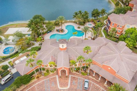 Condominio en venta en Miramar, Florida, 2 dormitorios, 97.36 m2 № 1332558 - foto 4