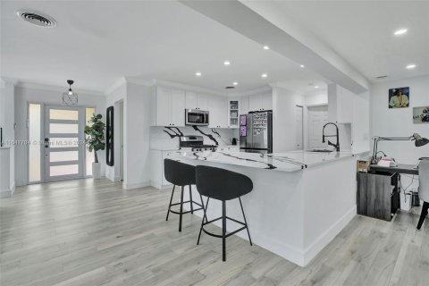 Casa en venta en Hollywood, Florida, 3 dormitorios № 1330420 - foto 8