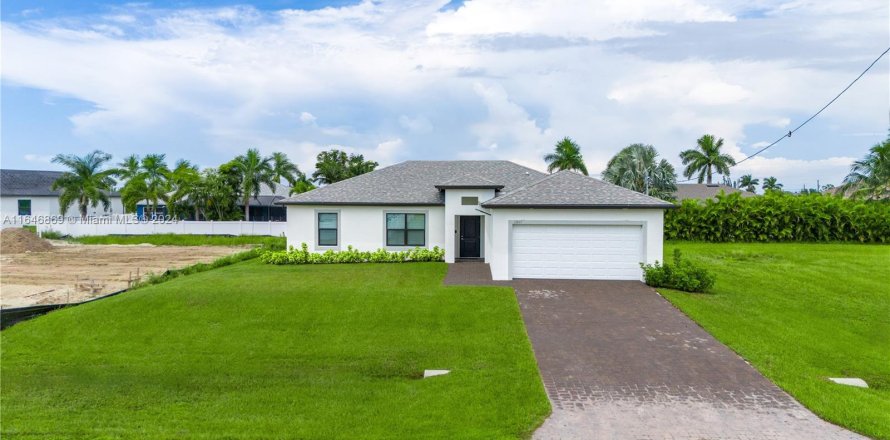 Villa ou maison à Cape Coral, Floride 3 chambres № 1330382