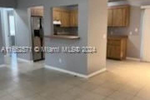 House in Port St. Lucie, Florida 3 bedrooms, 107.58 sq.m. № 1345798 - photo 11