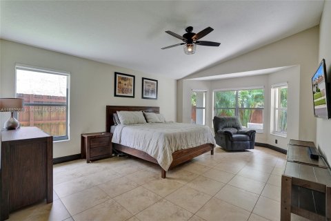 House in Pembroke Pines, Florida 4 bedrooms, 241.92 sq.m. № 1345767 - photo 3