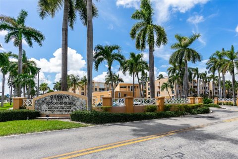 Condo in Dania Beach, Florida, 2 bedrooms  № 1345797 - photo 23