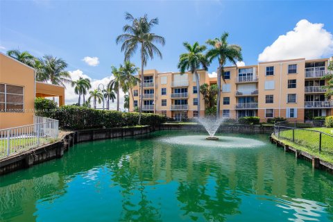 Copropriété à vendre à Dania Beach, Floride: 2 chambres, 94.76 m2 № 1345797 - photo 22