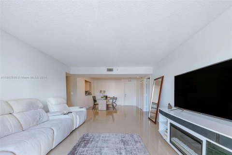 Condo in Dania Beach, Florida, 2 bedrooms  № 1345797 - photo 3