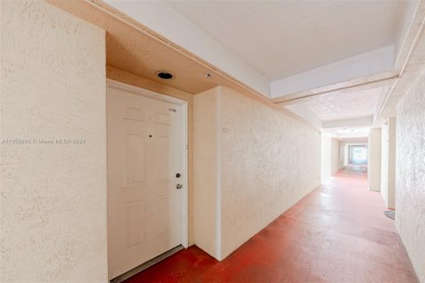 Copropriété à vendre à Dania Beach, Floride: 2 chambres, 94.76 m2 № 1345797 - photo 17