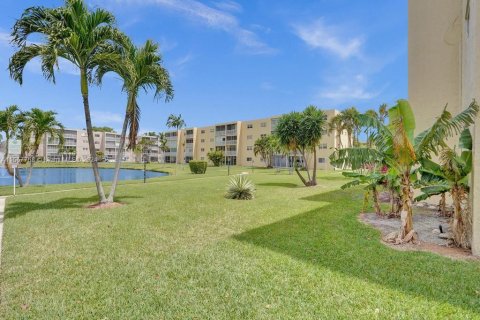 Condominio en venta en Dania Beach, Florida, 2 dormitorios, 106.28 m2 № 1116482 - foto 19