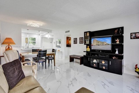 Condominio en venta en Dania Beach, Florida, 2 dormitorios, 106.28 m2 № 1116482 - foto 10
