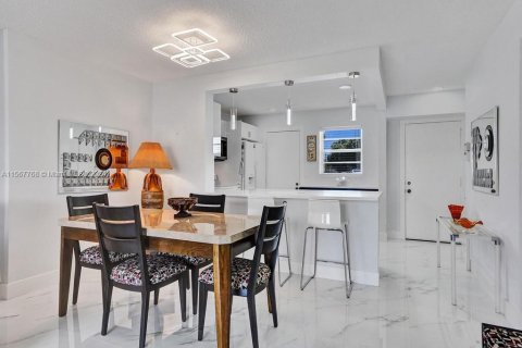 Condominio en venta en Dania Beach, Florida, 2 dormitorios, 106.28 m2 № 1116482 - foto 9