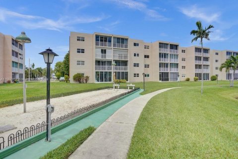 Condominio en venta en Dania Beach, Florida, 2 dormitorios, 106.28 m2 № 1116482 - foto 29