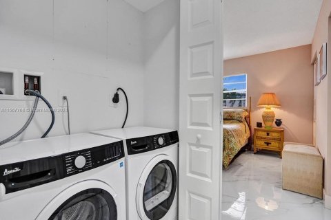 Condominio en venta en Dania Beach, Florida, 2 dormitorios, 106.28 m2 № 1116482 - foto 18