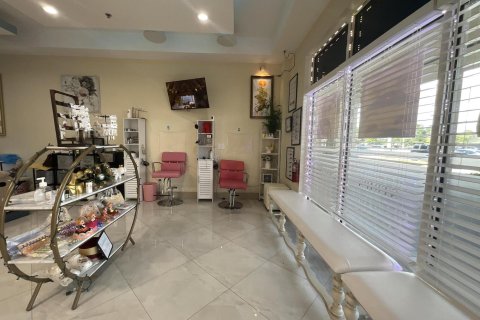 Propiedad comercial en venta en West Palm Beach, Florida № 1177426 - foto 7