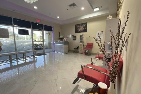 Commercial property in West Palm Beach, Florida № 1177426 - photo 22