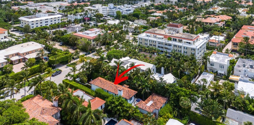 Villa ou maison à Palm Beach, Floride 4 chambres, 389.54 m2 № 1175331
