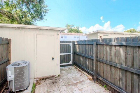 Touwnhouse à vendre à Tampa, Floride: 2 chambres, 96.99 m2 № 1385090 - photo 21