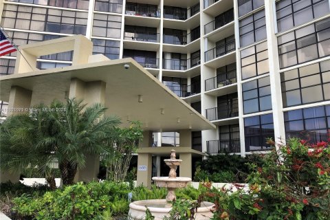 Copropriété à vendre à Hallandale Beach, Floride: 1 chambre, 99.87 m2 № 1281874 - photo 13