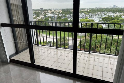 Copropriété à vendre à Hallandale Beach, Floride: 1 chambre, 99.87 m2 № 1281874 - photo 10