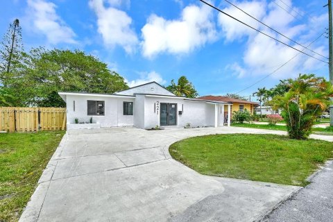 Villa ou maison à vendre à Hallandale Beach, Floride: 3 chambres, 157.84 m2 № 1095398 - photo 6
