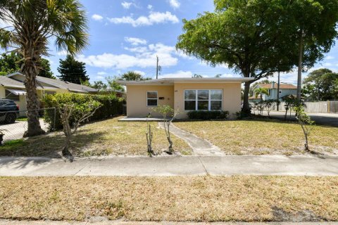 House in West Palm Beach, Florida 3 bedrooms, 116.03 sq.m. № 1127634 - photo 5