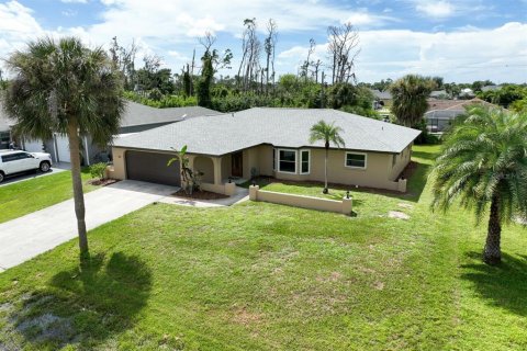 House in Englewood, Florida 3 bedrooms, 157.84 sq.m. № 1347543 - photo 2