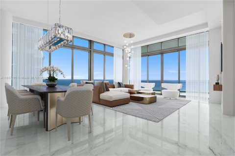 Condominio en venta en Sunny Isles Beach, Florida, 5 dormitorios, 580.73 m2 № 1309329 - foto 16