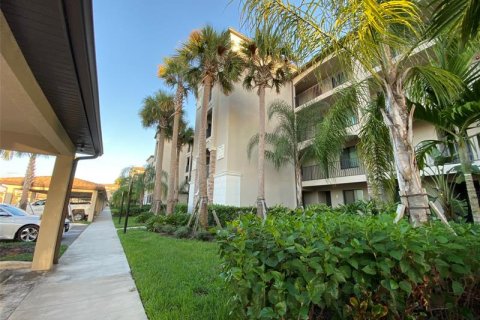 Condo in Bradenton, Florida, 2 bedrooms in LAKEWOOD NATIONAL  № 217456 - photo 2