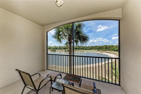 Condo in Bradenton, Florida, 2 bedrooms in LAKEWOOD NATIONAL  № 217456 - photo 8