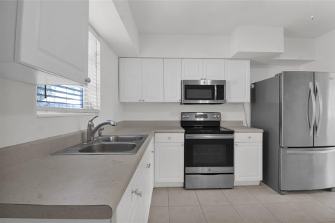 Immobilier commercial à vendre à Hollywood, Floride: 248.33 m2 № 1189801 - photo 24