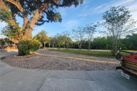 Villa ou maison à vendre à LaBelle, Floride: 4 chambres, 230.4 m2 № 563523 - photo 3