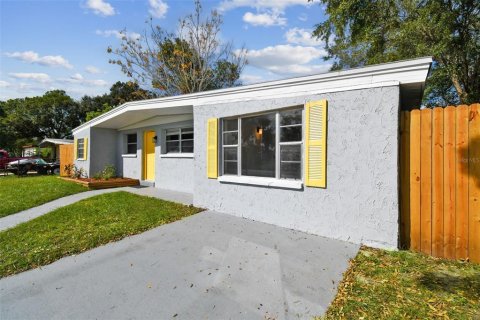 House in Tampa, Florida 3 bedrooms, 132.29 sq.m. № 1427783 - photo 4