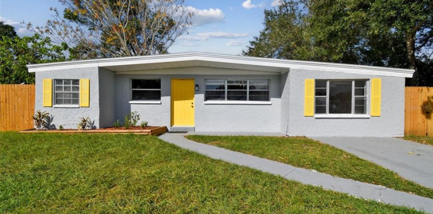 House in Tampa, Florida 3 bedrooms, 132.29 sq.m. № 1427783