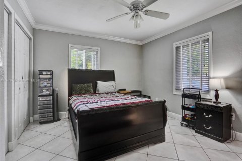 House in Cutler Bay, Florida 5 bedrooms, 206.99 sq.m. № 1155076 - photo 29