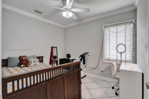 Casa en venta en Cutler Bay, Florida, 5 dormitorios, 206.99 m2 № 1155076 - foto 27