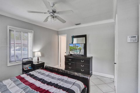Casa en venta en Cutler Bay, Florida, 5 dormitorios, 206.99 m2 № 1155076 - foto 30