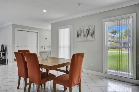 Casa en venta en Cutler Bay, Florida, 5 dormitorios, 206.99 m2 № 1155076 - foto 19