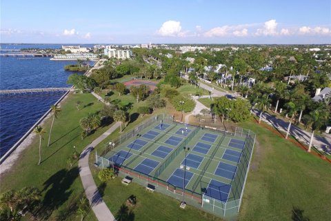 Villa ou maison à vendre à Punta Gorda, Floride: 3 chambres, 215.16 m2 № 485652 - photo 13