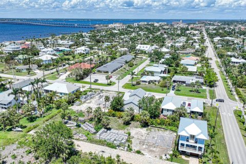 Villa ou maison à vendre à Punta Gorda, Floride: 3 chambres, 215.16 m2 № 485652 - photo 3