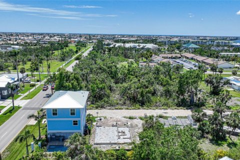 Villa ou maison à vendre à Punta Gorda, Floride: 3 chambres, 215.16 m2 № 485652 - photo 11