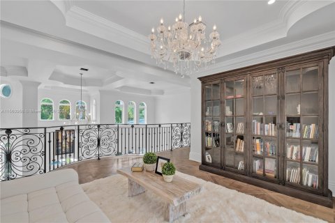 Villa ou maison à vendre à Miami, Floride: 5 chambres, 494.52 m2 № 1097018 - photo 20