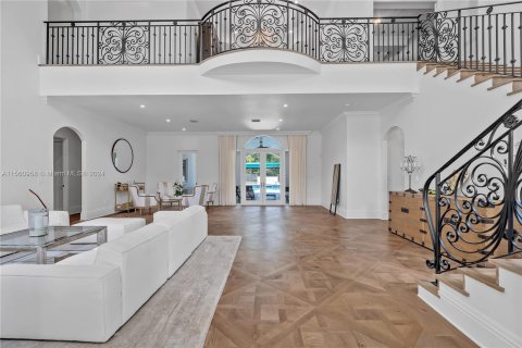 Villa ou maison à vendre à Miami, Floride: 5 chambres, 494.52 m2 № 1097018 - photo 16