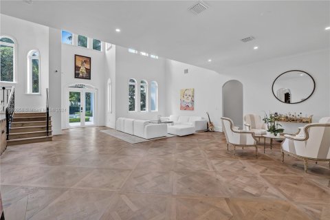 Villa ou maison à vendre à Miami, Floride: 5 chambres, 494.52 m2 № 1097018 - photo 6