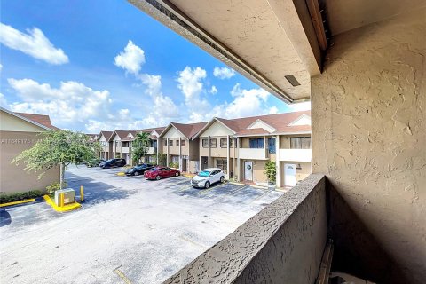 Copropriété à vendre à Hialeah, Floride: 3 chambres, 109.81 m2 № 1331604 - photo 25