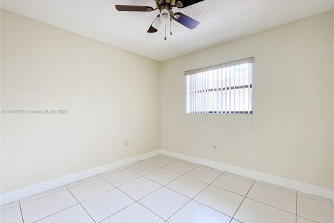 Copropriété à vendre à Hialeah, Floride: 3 chambres, 109.81 m2 № 1331604 - photo 28