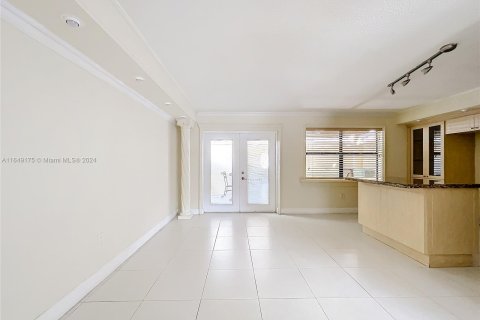 Copropriété à vendre à Hialeah, Floride: 3 chambres, 109.81 m2 № 1331604 - photo 12