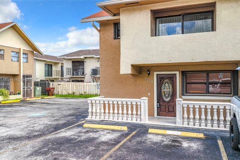 Copropriété à vendre à Hialeah, Floride: 3 chambres, 109.81 m2 № 1331604 - photo 6